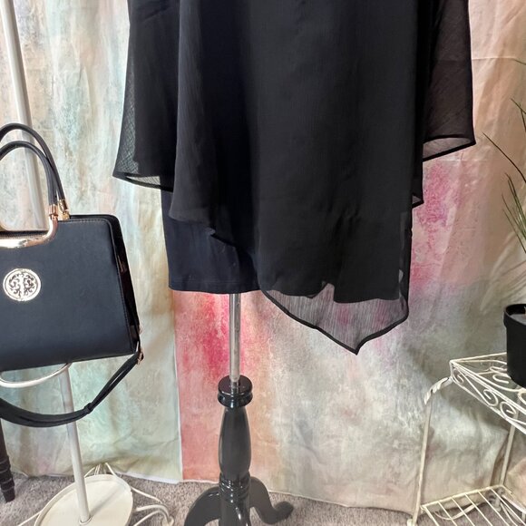 AGB πFigure- Friendly Black Chiffon Drape Overlay Top Keyhole Backside - Picture 5 of 14